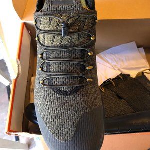 Nike Free RN CMTR Prem Model AA2430 002 Size 11.5